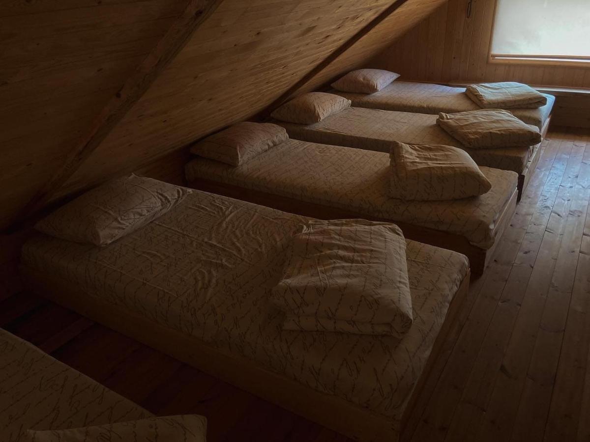 Gasthaus Starp debesīm un zemi Krāslava Exterior foto