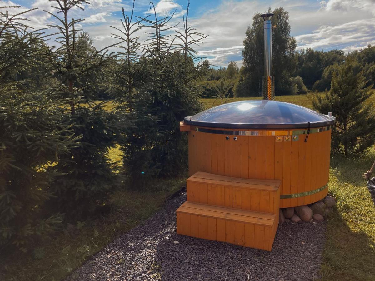 Gasthaus Starp debesīm un zemi Krāslava Exterior foto