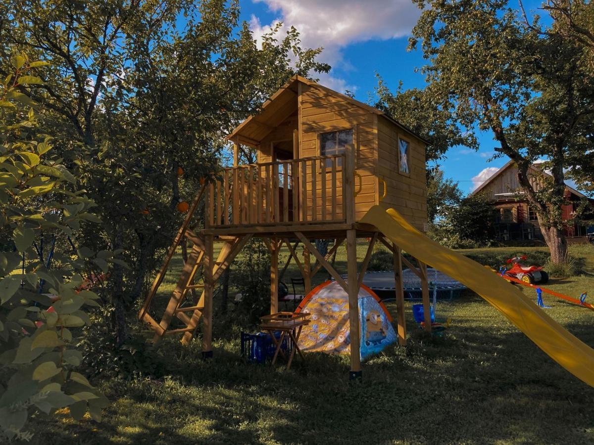 Gasthaus Starp debesīm un zemi Krāslava Exterior foto